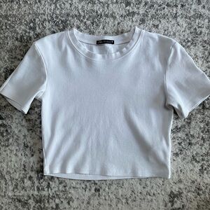 Zara Women’s Cropped T-Shirt  Size Medium White White Crew Neck